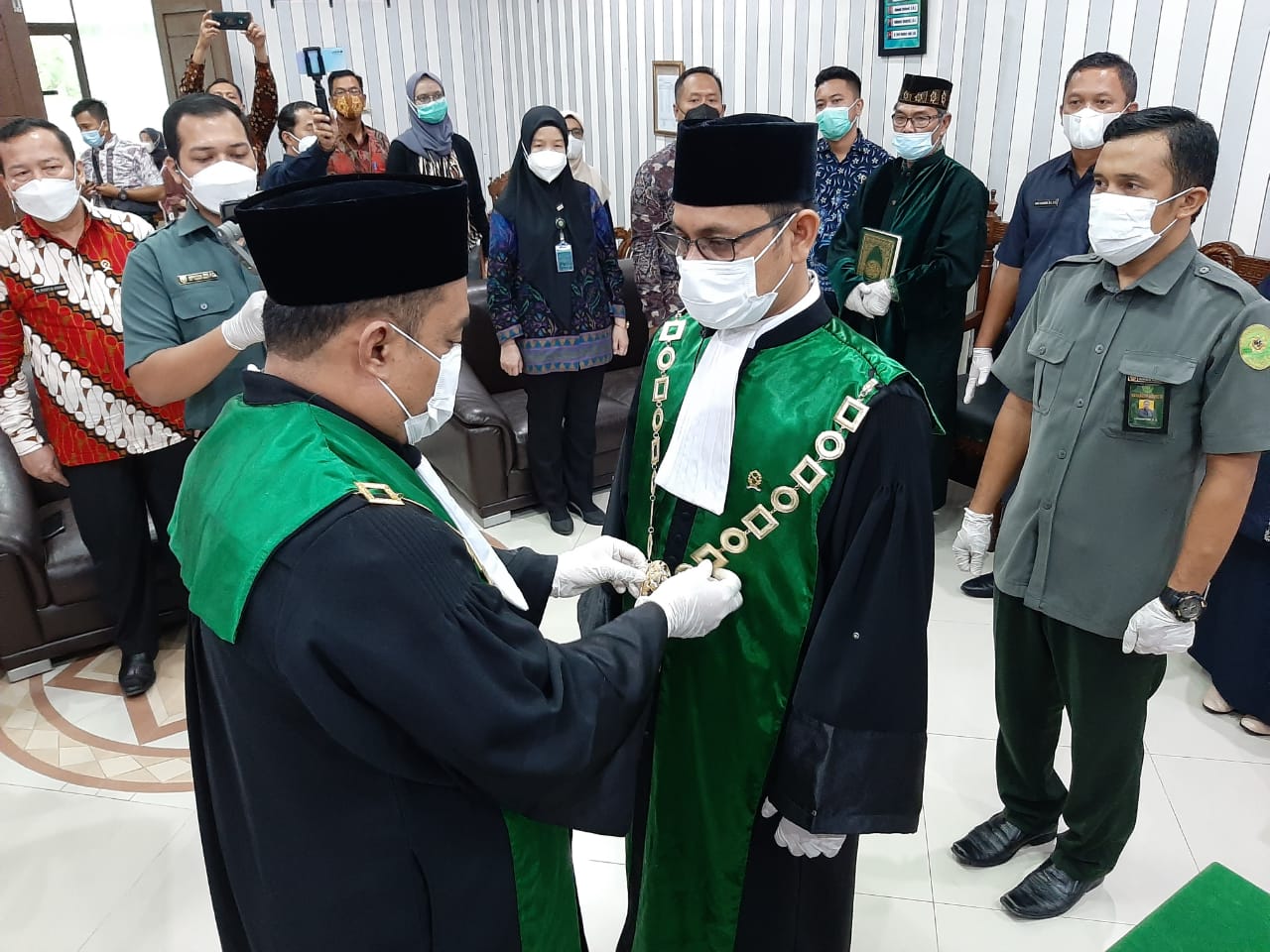 Pelantikan dan Pengambilan Sumpan Jabatan Wakil Ketua Pengadilan Agama Mentok Hermanto, S.H.I.